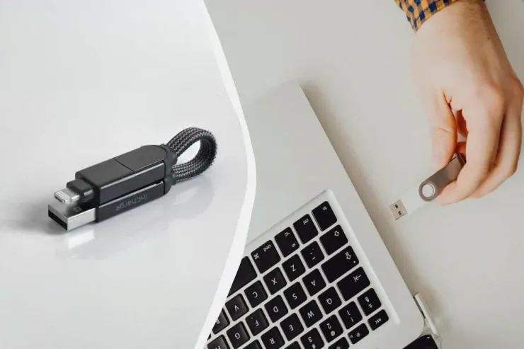 İstifadə edilmədikdə fləşka xarab ola bilərmi: məlumatlar silinərmi? 