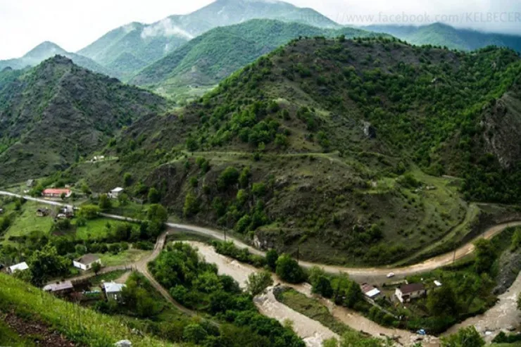 Ağdərədə kişi qayalıqdan  yıxılıb öldü 