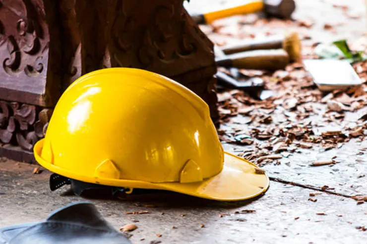 Astarada fəhlə iş başında  öldü