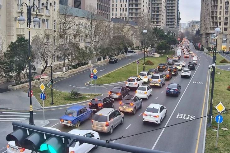 Bakıda bu yollarda sıxlıq var - SİYAHI 