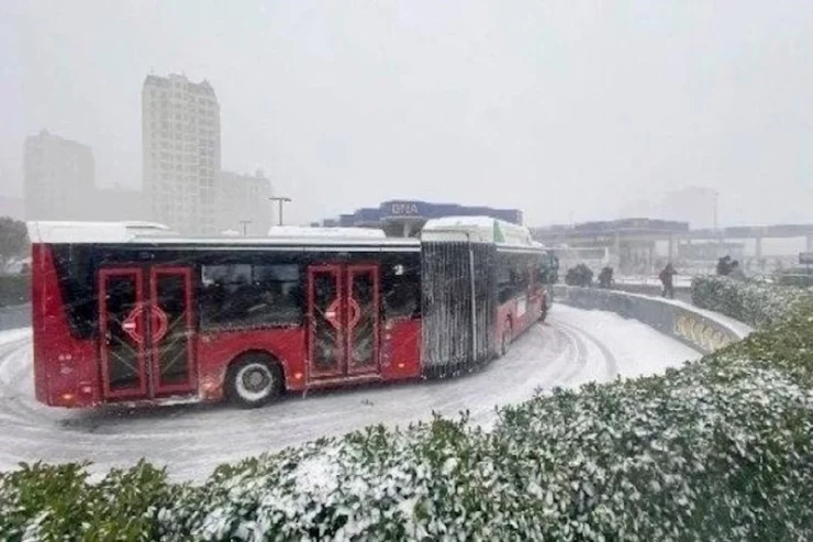 Bu gün avtobuslar saat neçəyə  kimi işləyəcək? - AÇIQLAMA 