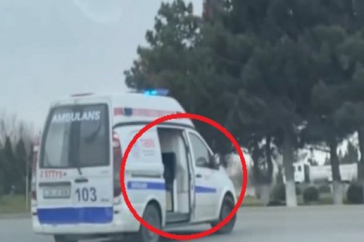 Sumqayıt küçələrində qapısız ambulans  - VİDEO 