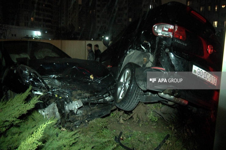 Bakıda "Porsche" ağır qəza  törətdi-FOTO 