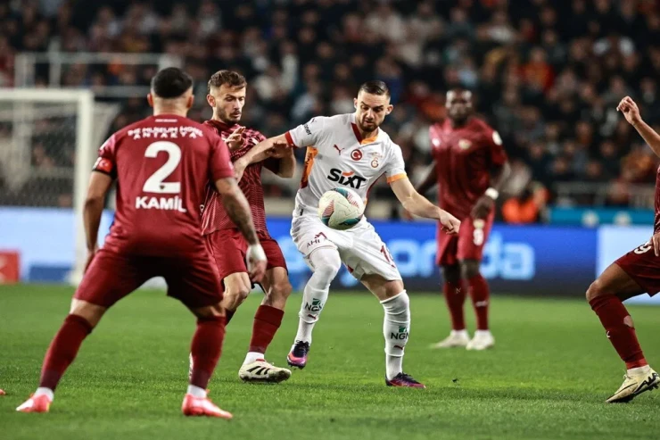 "Qalatasaray" səfərdə büdrədi 