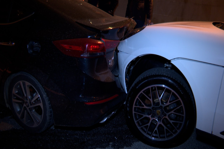 Bakıda "Changan" "Porsche" ilə toqquşdu-FOTO 