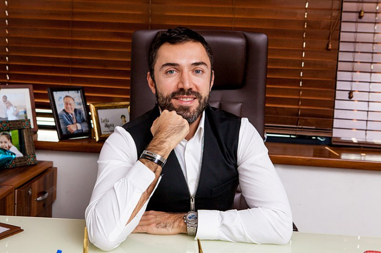 Tanınmış oftalmoloq barəsində  cinayət işi  açıldı