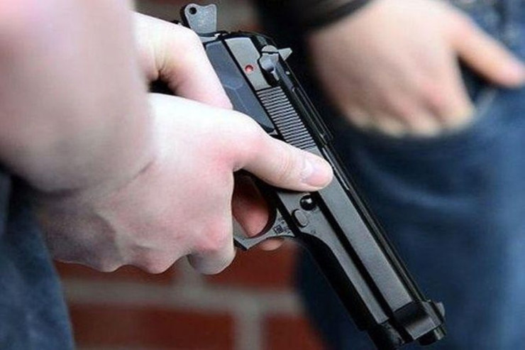 Polis maşınında özünü GÜLLƏLƏDİ 