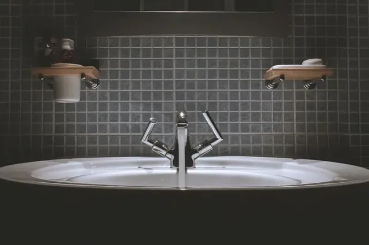 İsti suyun yüksək təzyiqi tez bir zamanda necə azaldır? 