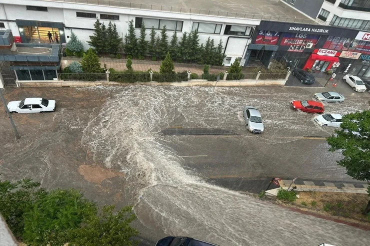 Ankarada leysan fəsadlar törətdi-FOTO 