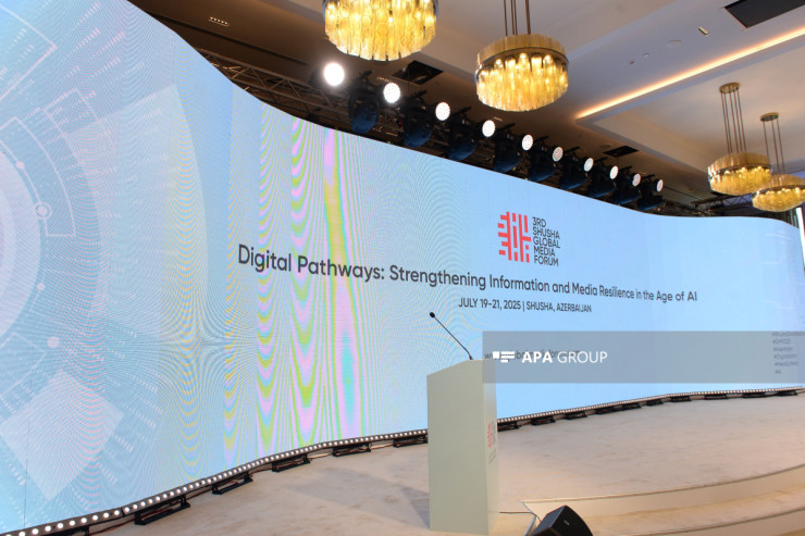 III Şuşa Qlobal Media Forumu panellərlə davam edir