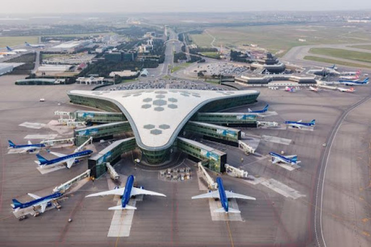Bakı aeroportunda ƏMƏLİYYAT:  Dubaydan gələn sərnişində nələr tapıldı?