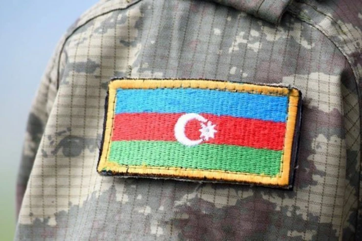 Məzuniyyətə gələn əsgəri avtomobil vurdu 