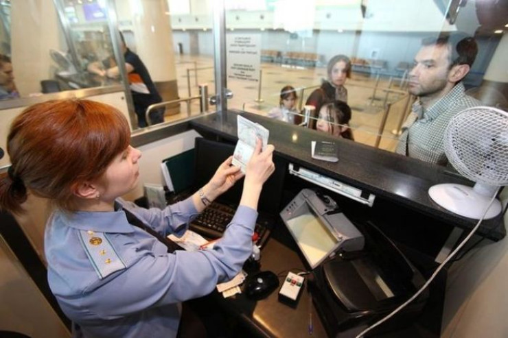 Estetik əməliyyatla üzünü dəyişdirənlərin aeroportdakı PROBLEMİ - Niyə buraxmırlar?