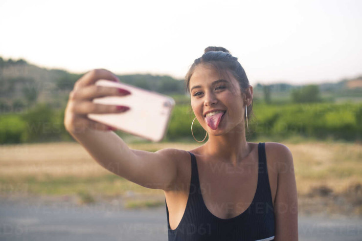 Selfi çəkərkən ölən məşhurlar – SİYAHI 