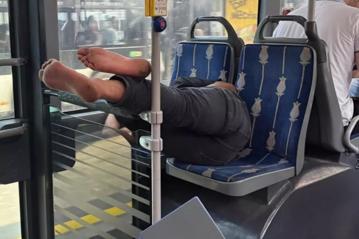 Avtobusda şok mənzərə