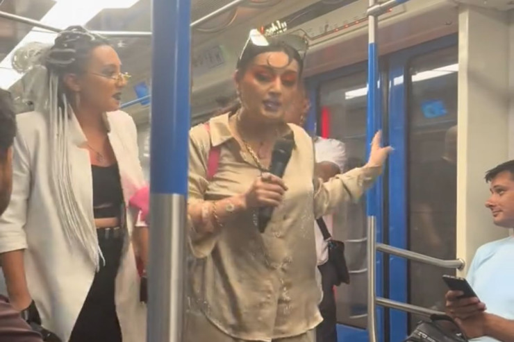 Elza Seyidcahan metroda mahnı oxudu - VİDEO