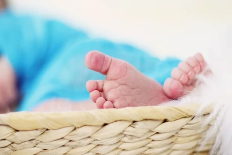 19 yaşlı ana yeni doğulan qızını çox ağladığı üçün   öldürdü