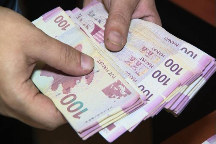 Bakıda orta aylıq əməkhaqqı - 1400 manat 