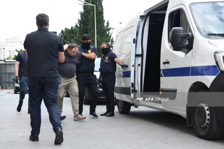 Polis "Sputnik Azərbaycan"ın iki əməkdaşını BELƏ QANDALLADI 