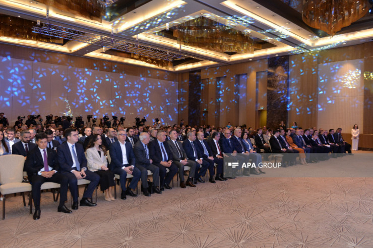 Bakıda media ilə bağlı FORUM KEÇİRİLİB