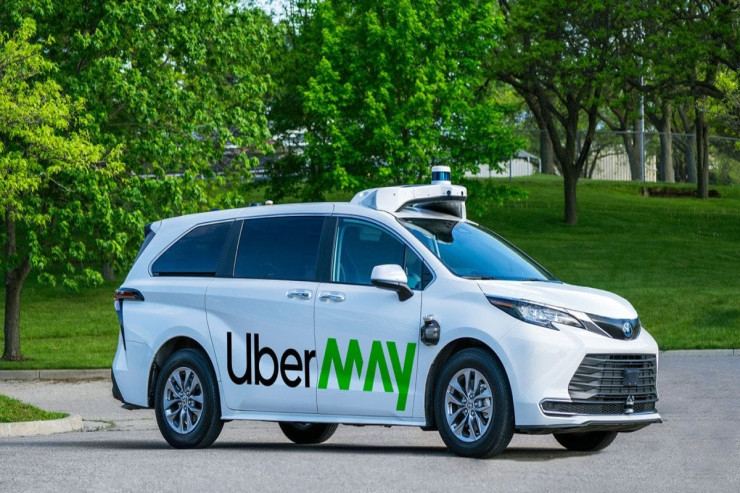 “Uber” robot taksilərə  keçir
