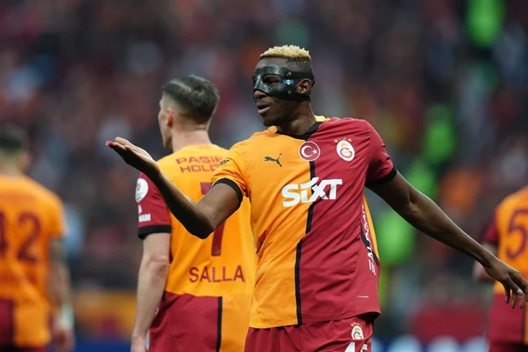 “Cimbom” addım-addım çempionluğa 
