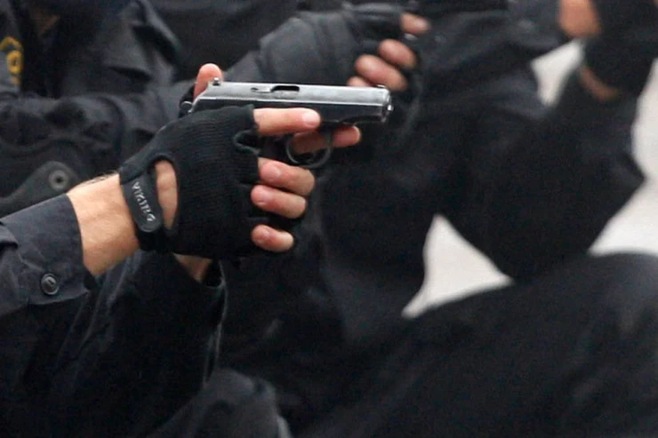 Mahaçqalada polislər güllələndi:  Ölənlər var