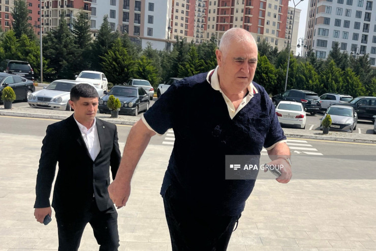 Şərurlu İsfəndiyar məhkəməyə gəldi - FOTO