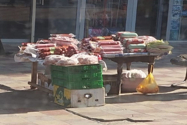 "ZİRZƏMİ" kolbasaları gün altında satılır: DİQQƏTLİ OLAQ