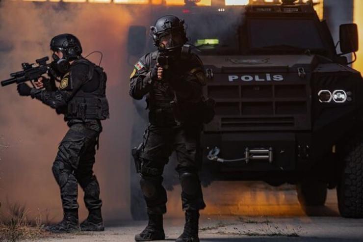 Azərbaycanda ŞOK QARƏT: 10 kq qızılla bataqlıqda gizlənən quldurları polis tutdu
