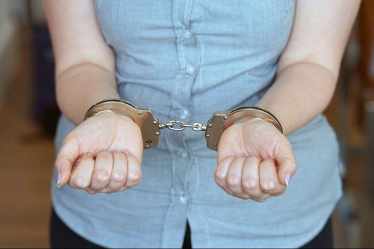 Ana 12 yaşlı qızını öldürmək üçün "killer" tutdu 