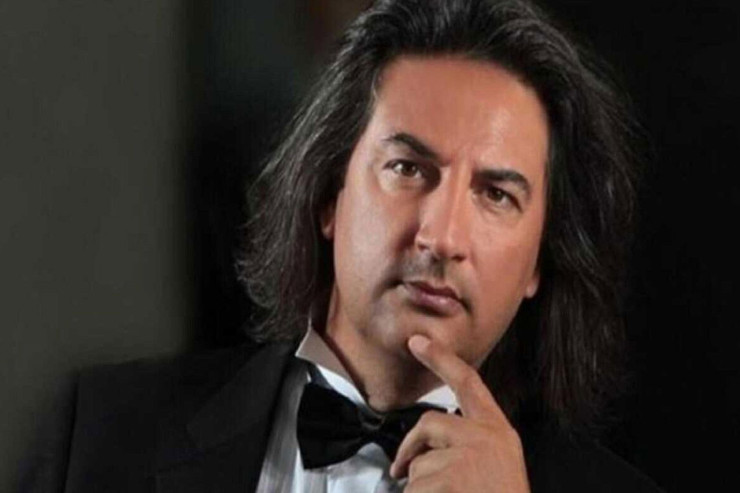 Çelik izləyicisi ilə mübahisə etdi: "Sən cahilsənsə, mən nə edə bilərəm?"