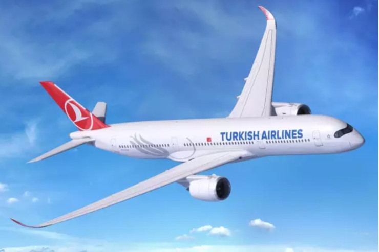 İstanbuldan Tbilisiyə uçan təyyarə Bakıya məcburi eniş etdi