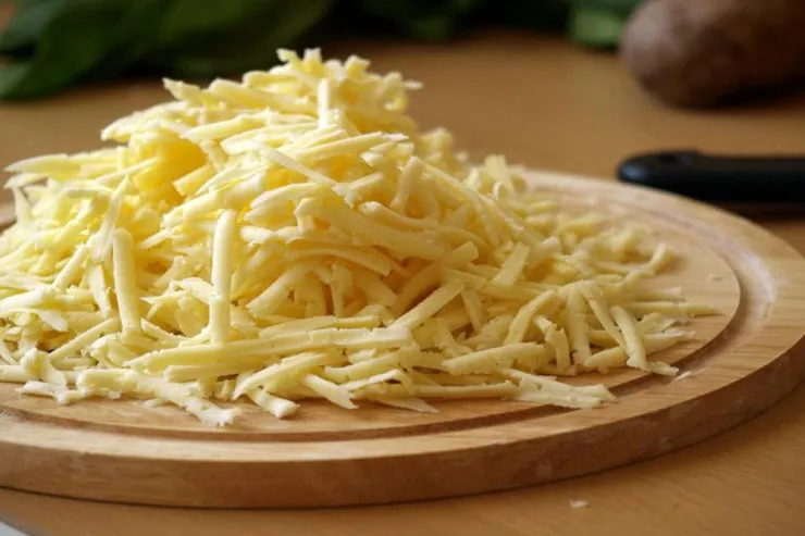 Niyə sürtgəcdən keçirilmiş pendir  almaq olmaz? - TƏHLÜKƏLƏR  