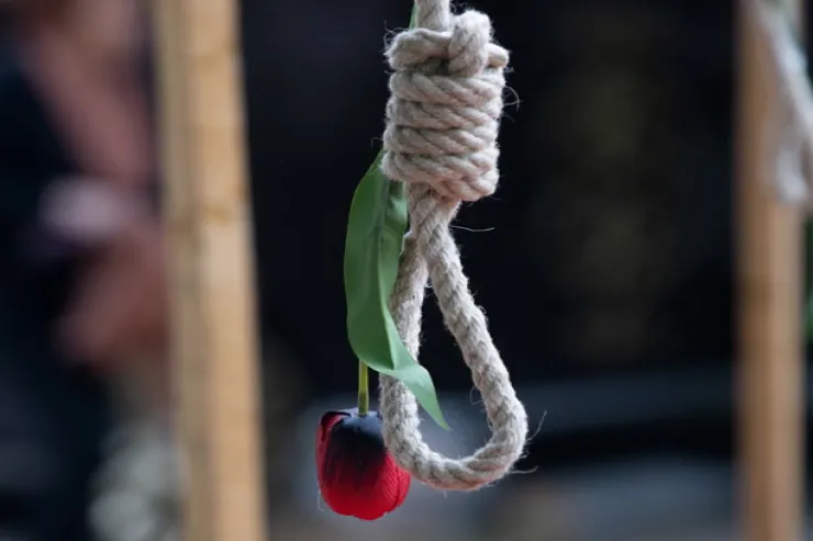 İranda 12 yaşında ərə verilən qız edam edilə bilər 