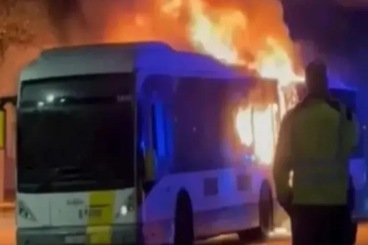 “Barselona” azarkeşlərini daşıyan avtobus YANDI 