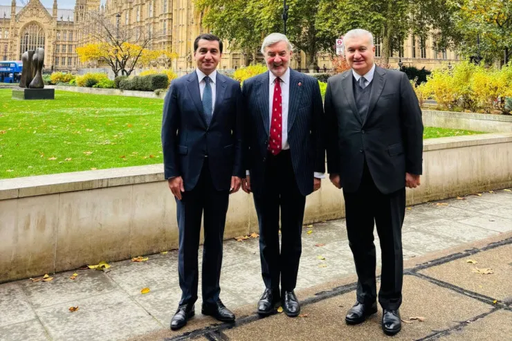 Hikmət Hacıyev Britaniyanın Azərbaycan üzrə ticarət elçisi ilə görüşdü