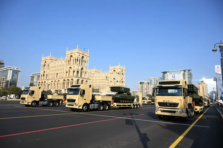 Bakıda keçirilən paradda nümayiş etdirilən silah və hərbi texnikaların SİYAHISI 