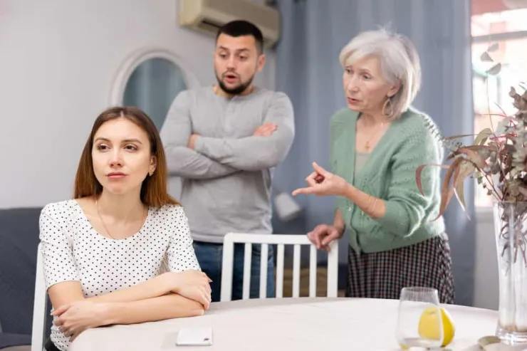 Ərindən boşandı:  Qaynanasından gözlənilməz “sürpriz ” aldı