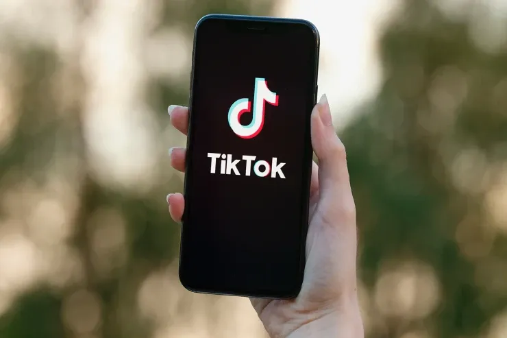 Malidə “TikTok”  paylaşımlarına görə gənc qadın edam edildi 
