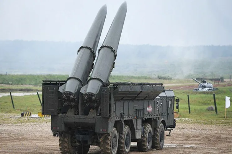 Rusiyanın Kiyevə atdığı "İskəndər"in qəlpələri  Azərbaycan səfirliyinin binasına düşüb