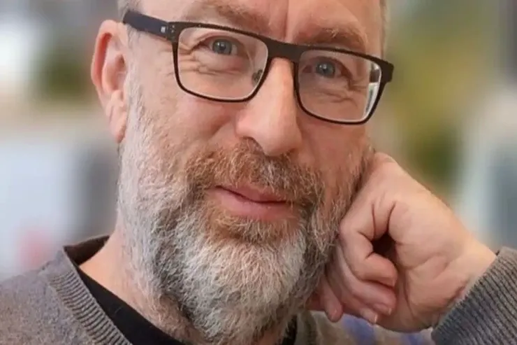 "Vikipediya"nın təsisçisi bir dəqiqədən sonra  müsahibəni bitirdi: "Bu, indiyə qədərki ən axmaq sualdır" 