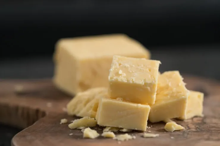 Azərbaycana gətirilən külli miqdarda çedar pendiri  məhv edildi -FOTO 