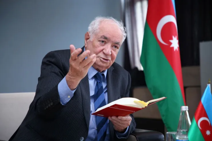 Vahid Əziz "Şərəf" ordeni  ilə təltif olundu