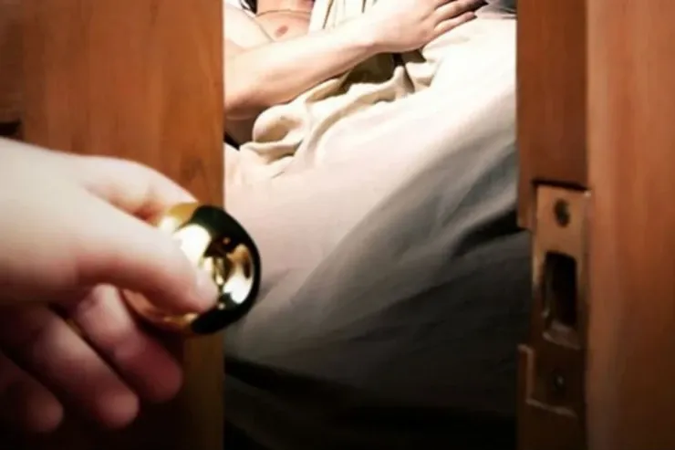 Həmkəndlisinin arvadı ilə  tutulan kişi həbs olundu - Sabirabadda ŞOK OLAY 