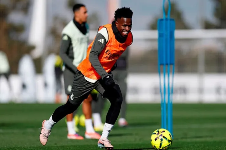 "Real"ın braziliyalı lideri yeni müqavilə imzalamağa  razılaşdı