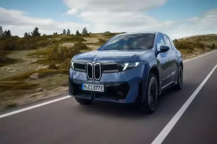 BMW yeni iX3-ü təqdim etdi - FOTO 