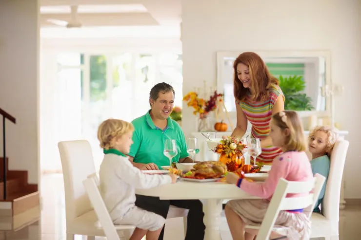 Valideynlərə MƏSLƏHƏT:  övladlarınızın qarşısında heç vaxt bu mövzuları  müzakirə etməyin