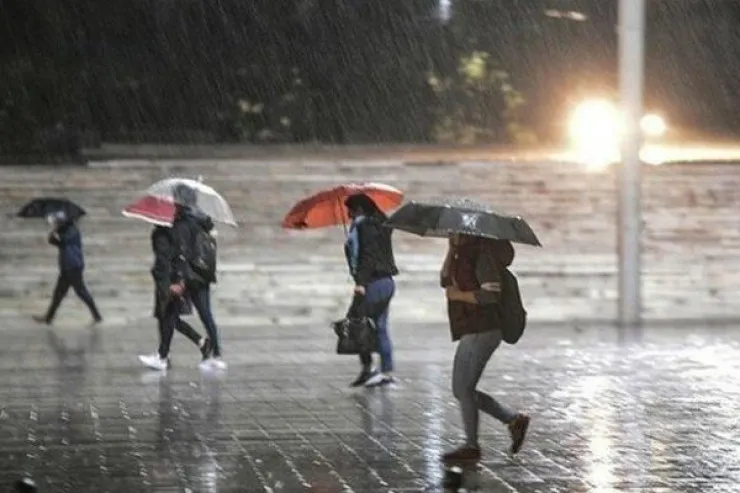 Sabah evdən çıxanda çətir götürməyi   unutmayın - hava PROQNOZU 