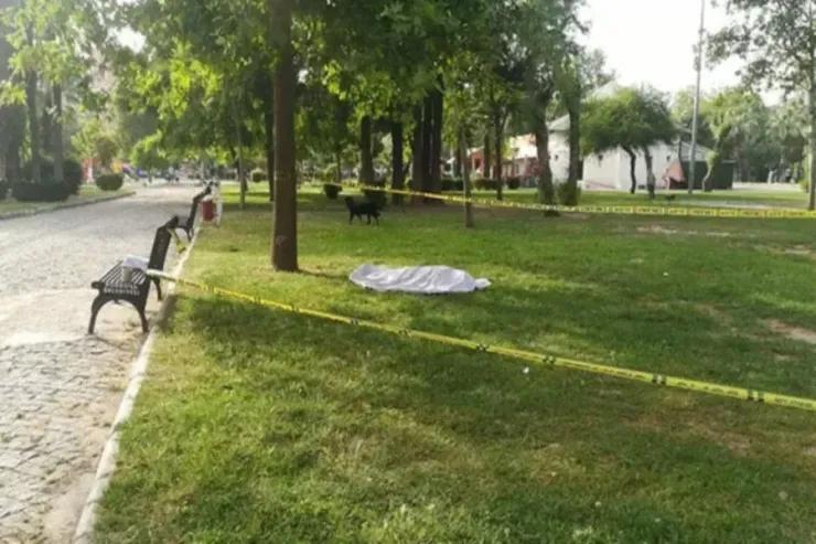 Siyəzəndə müəmmalı ÖLÜM:  meyiti parkda tapıldı